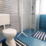 Lavender - City Room With Free Parking Guest house Pula