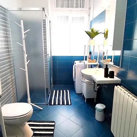 ゲストハウス Lavender - With Free Parking 4*