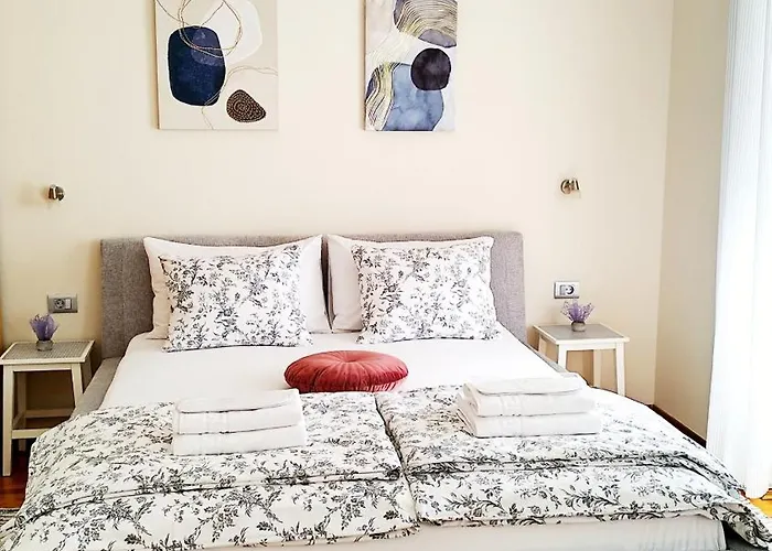 Lavender - City Room With Free Parking