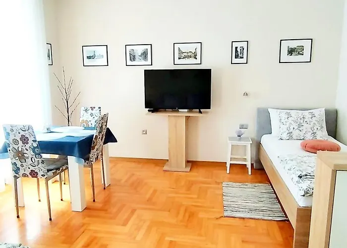 Pensionat Lavender - City Room With Free Parking 4*