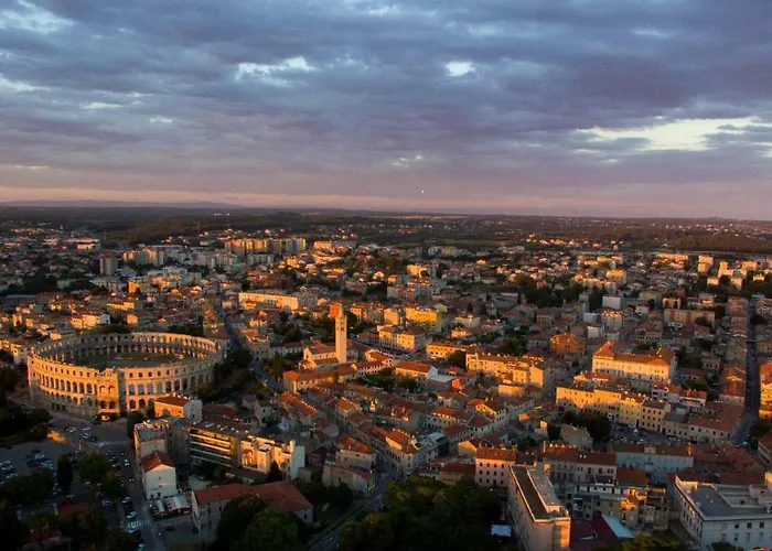 Pensionat Lavender - City Room With Free Parking 4*