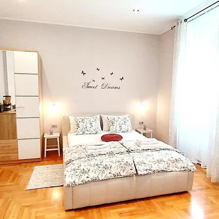 Lavender - With Free Parking ゲストハウス 4*