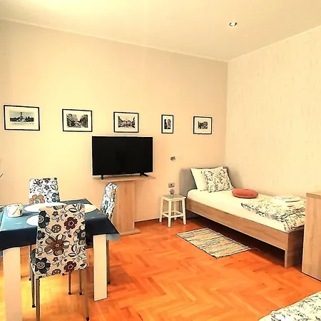 Lavender - With Free Parking プーラ