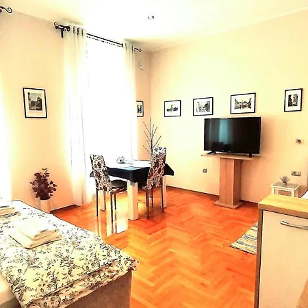 Lavender - With Free Parking 4* プーラ