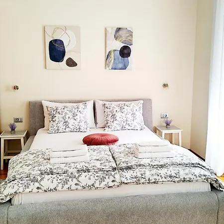 Lavender - With Free Parking