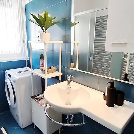 Lavender - City Room With Free Parking 4* Pula