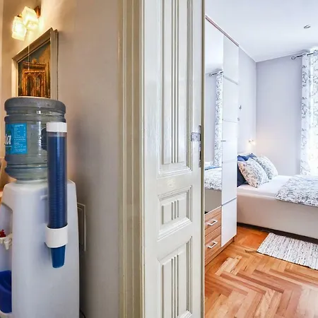 Lavender - With Free Parking Πανσιόν 4*