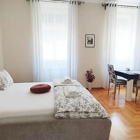Konukevi Lavender - With Free Parking 4*