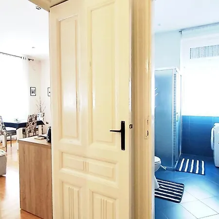 Lavender - With Free Parking Penzion 4*