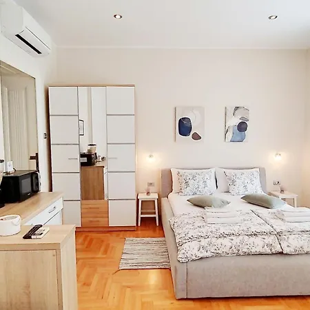 Lavender - City Room With Free Parking