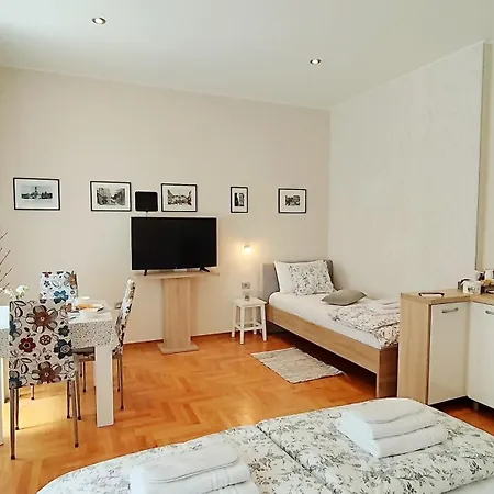 Lavender - City Room With Free Parking 4*