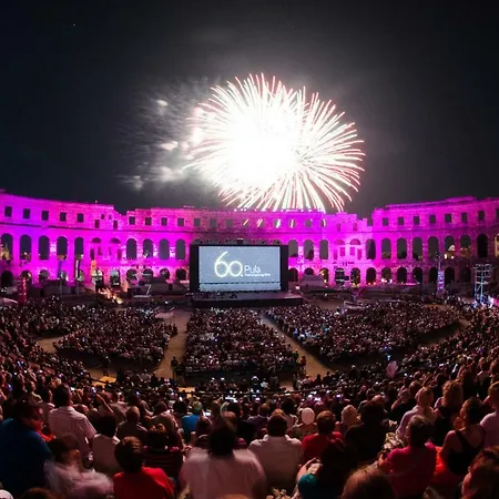 Lavender - With Free Parking Penzion Pula