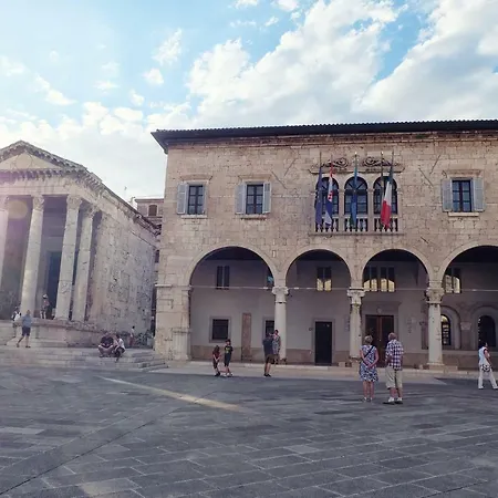 Lavender - With Free Parking Penzion 4*